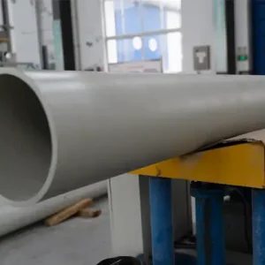 Cột điện làm bằng vật liệu composite